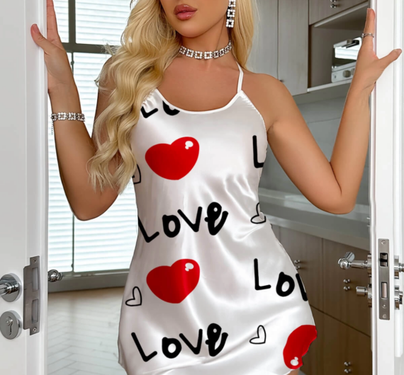 Love Desenli Beyaz Saten Gecelik
