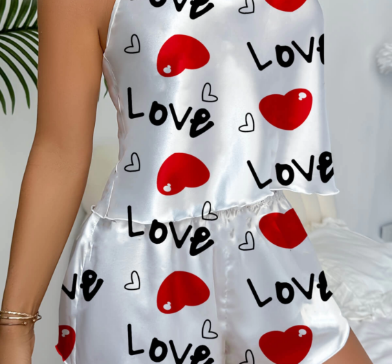Love Desenli Beyaz Saten Şortlu Gecelik Takım