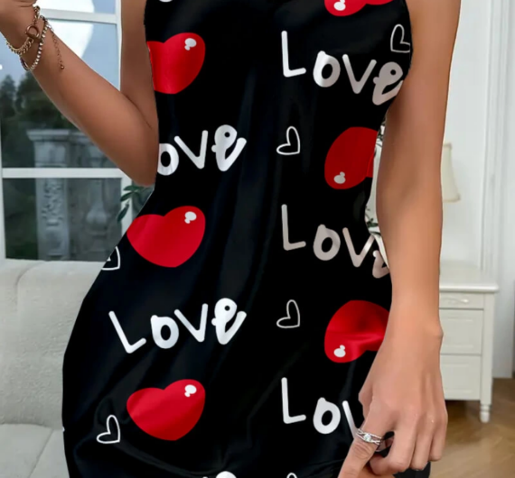 Love Desenli Siyah Saten Gecelik